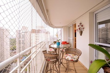 Apartamento à venda com 113m², 3 quartos e 2 vagas Apartamento à venda com 113m², 3 quartos e 2 vagasVaranda
