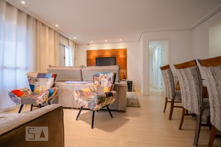 Apartamento à venda com 113m², 3 quartos e 2 vagas Apartamento à venda com 113m², 3 quartos e 2 vagasSala