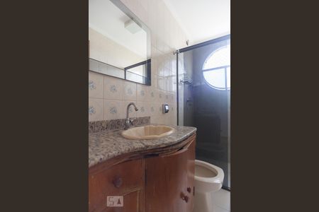Banheiro de apartamento à venda com 2 quartos, 66m² em Vila Lemos, Campinas