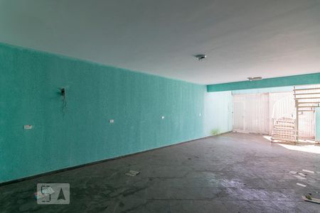 Casa à venda com 220m², 4 quartos e 5 vagas Casa à venda com 220m², 4 quartos e 5 vagasGaragem