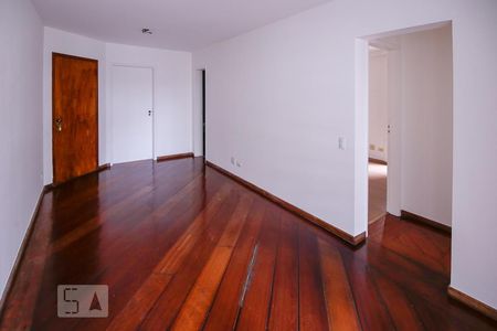 Apartamento para alugar com 72m², 2 quartos e 1 vagaSala