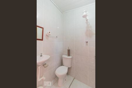 Casa para alugar com 219m², 3 quartos e 5 vagas Casa para alugar com 219m², 3 quartos e 5 vagasBanheiro de Serviço