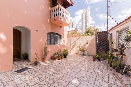 Casa para alugar com 219m², 3 quartos e 5 vagas Casa para alugar com 219m², 3 quartos e 5 vagasFrente