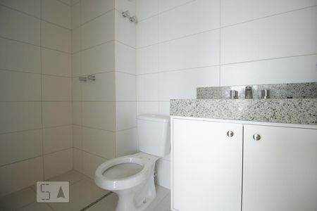Banheiro Social de kitnet/studio para alugar com 1 quarto, 32m² em Asa Sul, Brasília