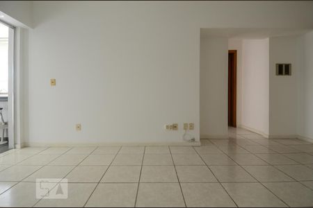 Sala de apartamento para alugar com 1 quarto, 57m² em Partenon, Porto Alegre