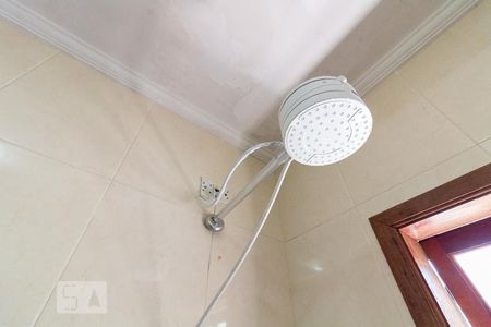 Casa à venda com 159m², 3 quartos e 4 vagasChuveiro quarto suíte