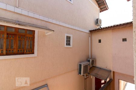 Casa à venda com 159m², 3 quartos e 4 vagasVista sala de TV