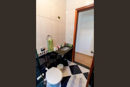 Casa à venda com 159m², 3 quartos e 4 vagasBanheiro social 1