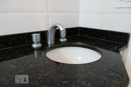 Apartamento para alugar com 67m², 2 quartos e 2 vagas Apartamento para alugar com 67m², 2 quartos e 2 vagasBANHEIRO