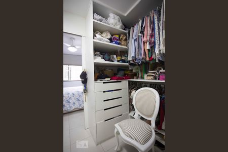 Apartamento à venda com 100m², 3 quartos e 1 vagaCloset