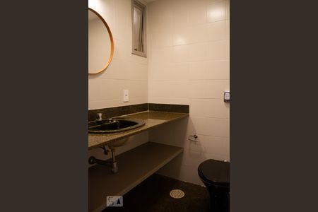 Lavabo de apartamento para alugar com 3 quartos, 140m² em Perdizes, São Paulo