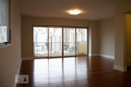 Sala de apartamento para alugar com 3 quartos, 140m² em Perdizes, São Paulo