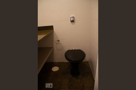 Lavabo de apartamento para alugar com 3 quartos, 140m² em Perdizes, São Paulo