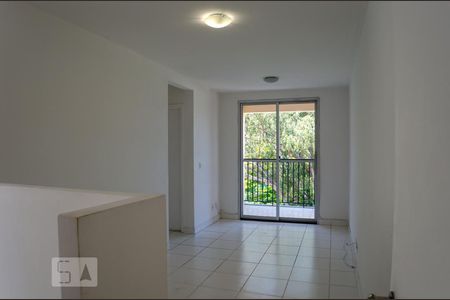 Sala de apartamento para alugar com 2 quartos, 57m² em Planalto, Belo Horizonte
