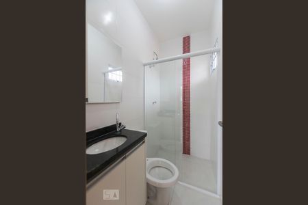 Banheiro de casa de condomínio para alugar com 1 quarto, 32m² em Vila Brasílio Machado, São Paulo