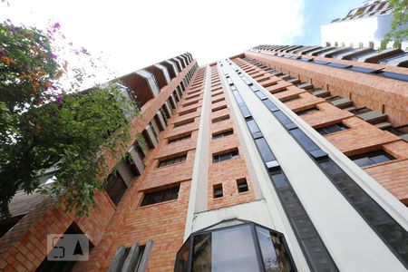 Apartamento para alugar com 250m², 3 quartos e 3 vagasfachada