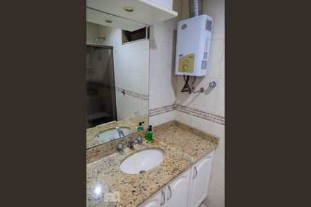 Apartamento à venda com 90m², 3 quartos e 1 vagaDetalhe do banheiro