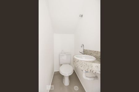 Lavabo  de casa para alugar com 2 quartos, 63m² em Penha de França, São Paulo