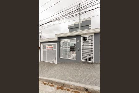 Casa para alugar com 63m², 2 quartos e 1 vaga Casa para alugar com 63m², 2 quartos e 1 vagaFachada