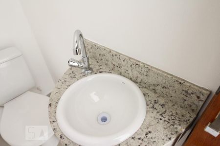 Lavabo  de casa para alugar com 2 quartos, 63m² em Penha de França, São Paulo