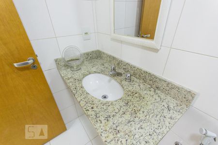 Apartamento para alugar com 73m², 2 quartos e 1 vaga Apartamento para alugar com 73m², 2 quartos e 1 vagaBanheiro Social