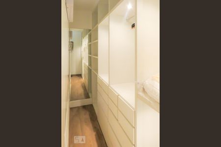 Apartamento para alugar com 60m², 1 quarto e 1 vagaCloset 