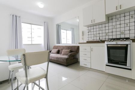 Sala/Cozinha de apartamento para alugar com 1 quarto, 40m² em Pinheiros, São Paulo