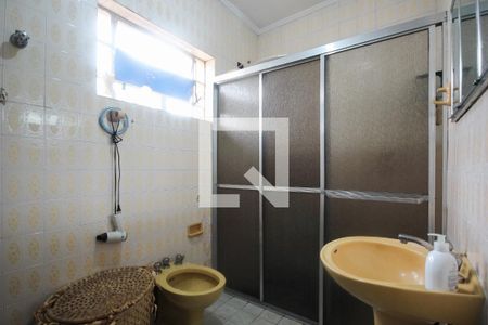 Casa à venda com 230m², 4 quartos e 2 vagasBanheiro