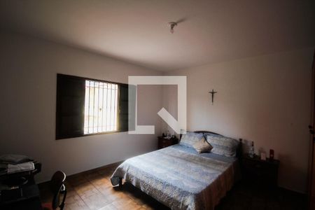 Casa à venda com 230m², 4 quartos e 2 vagasSuíte