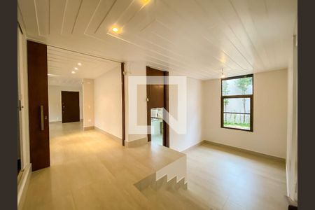 Casa à venda com 5 quartos, 425m² em Belvedere, Belo Horizonte