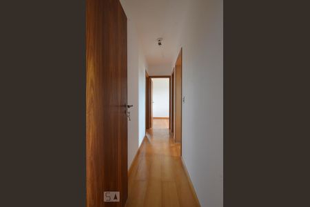 Corredor de apartamento para alugar com 3 quartos, 154m² em Ipanema, Porto Alegre