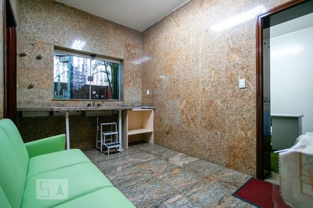 Casa à venda com 320m², 4 quartos e 4 vagasEdícula - Cozinha