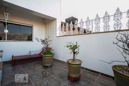 Casa à venda com 320m², 4 quartos e 4 vagasSolário