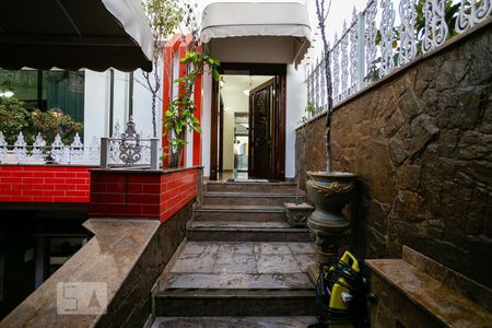 Casa à venda com 320m², 4 quartos e 4 vagasEntrada