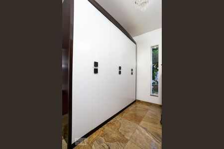 Casa à venda com 320m², 4 quartos e 4 vagasCloset da Suíte