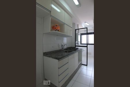 Apartamento para alugar com 77m², 2 quartos e 2 vagasCozinha
