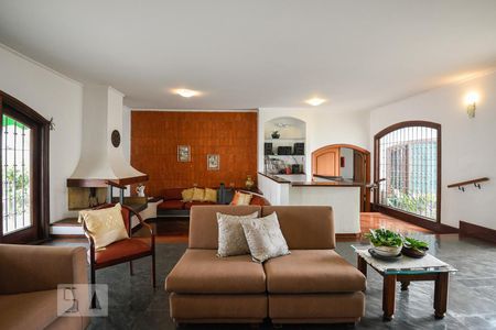 Sala de Estar de casa à venda com 7 quartos, 480m² em Vila Cordeiro, São Paulo