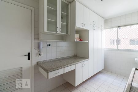 Apartamento para alugar com 58m², 2 quartos e 1 vaga Apartamento para alugar com 58m², 2 quartos e 1 vagaCozinha e área de serviço