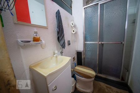 Banheiro de apartamento para alugar com 2 quartos, 52m² em Centro, Niterói