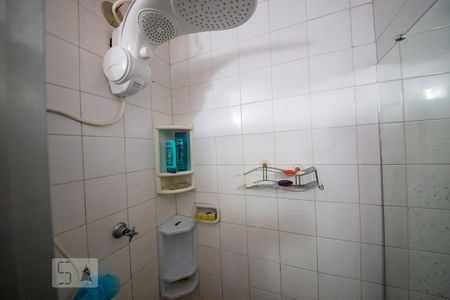 Banheiro de apartamento para alugar com 2 quartos, 52m² em Centro, Niterói