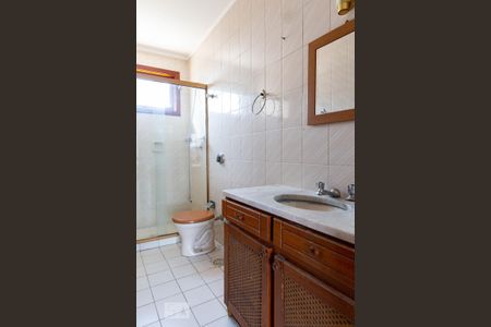 Banheiro da Suíte de apartamento à venda com 2 quartos, 250m² em Jardim Lindóia, Porto Alegre