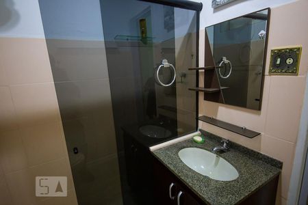 Banheiro de apartamento à venda com 2 quartos, 66m² em Icaraí, Niterói
