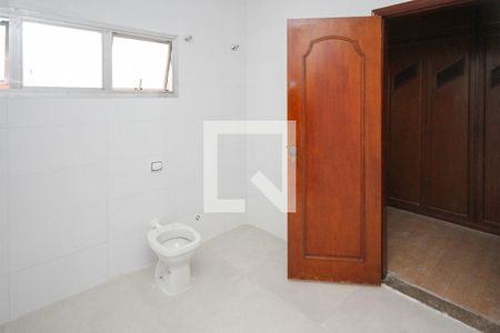 Casa à venda com 270m², 4 quartos e 4 vagasBanheiro do Suite