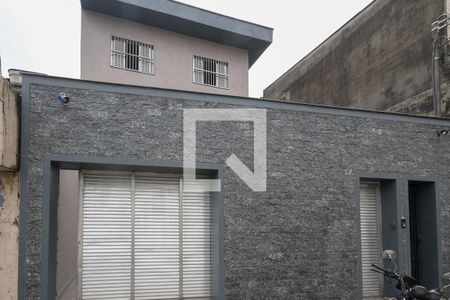 Casa à venda com 270m², 4 quartos e 4 vagasFachada
