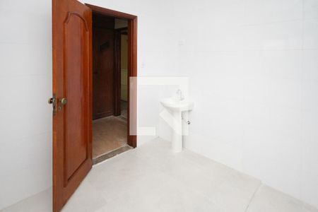 Casa à venda com 270m², 4 quartos e 4 vagasBanheiro do Suite