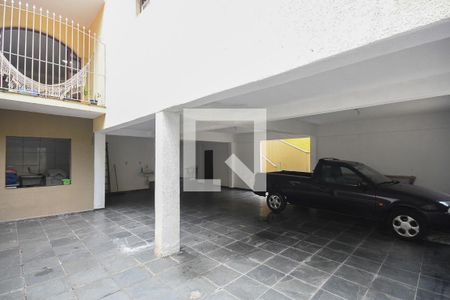 Casa à venda com 250m², 3 quartos e 6 vagas Casa à venda com 250m², 3 quartos e 6 vagasGaragem