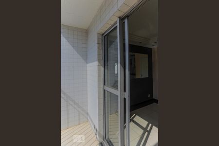 Apartamento à venda com 74m², 2 quartos e 1 vaga Apartamento à venda com 74m², 2 quartos e 1 vagaVaranda da Sala
