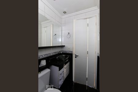 Banheiro de apartamento à venda com 2 quartos, 74m² em Jardim São Savério, São Paulo