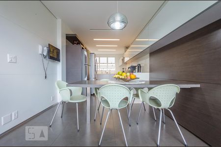 Casa à venda com 804m², 5 quartos e 8 vagasCozinha