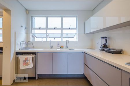 Casa à venda com 804m², 5 quartos e 8 vagasCozinha